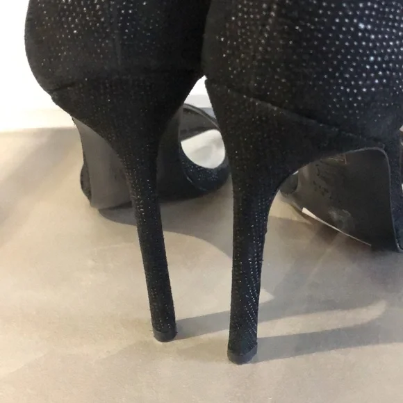 Stuart Weitzman Nudist Black Goosebump Napa Sandals - Picture 11 of 13